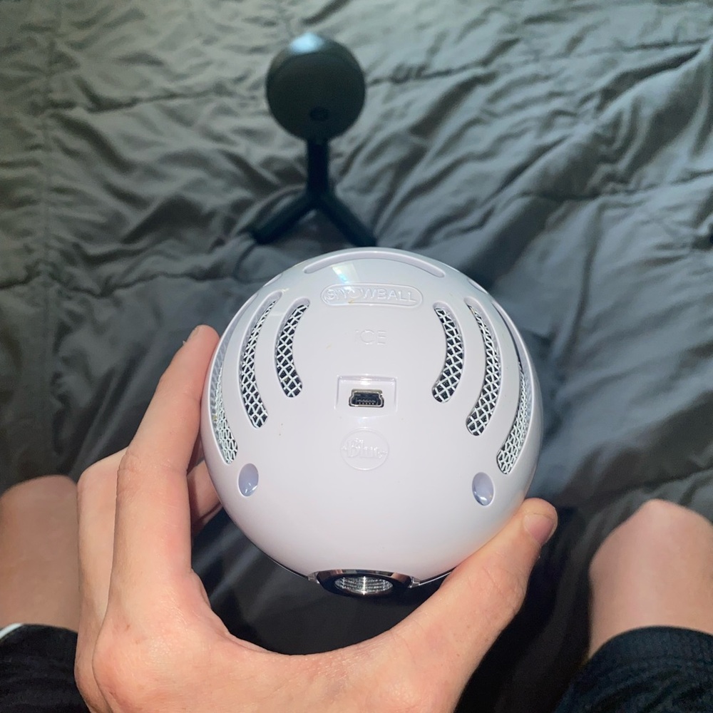 Logitech Blue Snowball Microphone - Picture 2 of 2